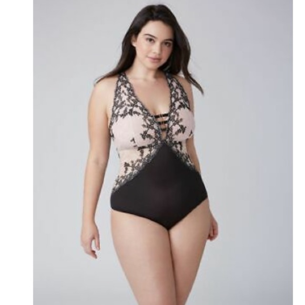 Cacique bodysuit 26/28 NWT